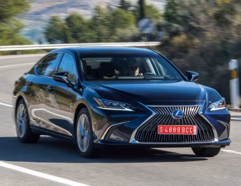 Lexus ES 300h [Worldwide] '2018–21