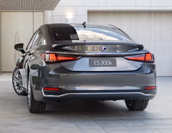 Lexus ES 300h [Australia] '2021–25