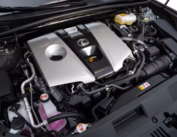 Під капотом 2019–21 Lexus ES 300h [North America] '2018–21