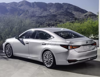 Lexus ES 300h [China] '2021–25