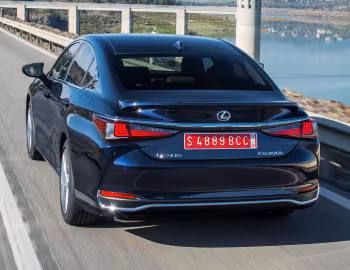 Lexus ES 300h [Worldwide] '2018–21