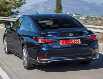 Lexus ES 300h [Worldwide] '2018–21