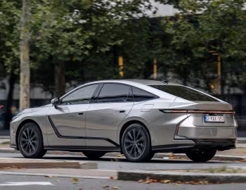 Lexus ES 300h AWD [EU-spec] '2026