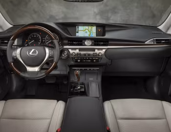 Передня панель 2013–15 Lexus ES 350 [North America] (XV60) '2012–15
