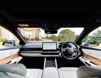 Передня панель Lexus ES 350e [UK-spec] '2026