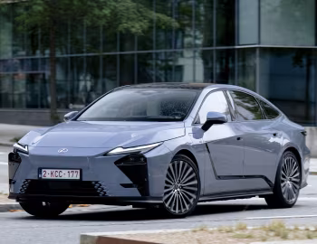 Lexus ES 350e [EU-spec] '2026