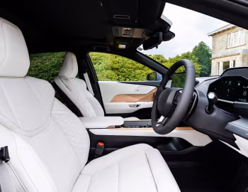 Інтер'єр Lexus ES 350e [UK-spec] '2026