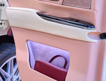Інтер'єр Lexus GlamLX '09.2025