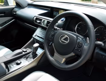 Интерьер Lexus IS 300h [UK-spec] (XE30) '2013–16