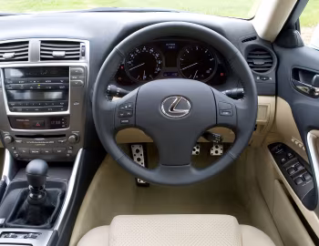 Передня панель Lexus IS 220d [UK-spec] (XE20) '2005–08