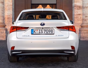 Lexus IS 300h [Worldwide] (XE30) '2016–20