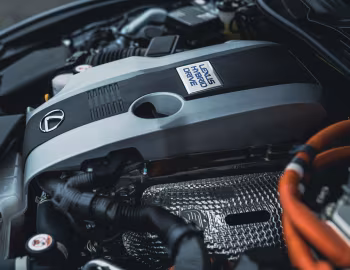 Під капотом Lexus IS 300h [Japan] '11.2020–н.ч.