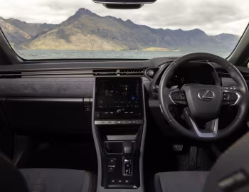 Передня панель Lexus LBX Cool AWD [New Zealand] '2024–н.ч.