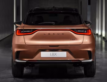 Lexus LBX Cool [EU-spec] '2023–н.ч.