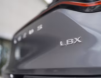 Lexus LBX Emotion [EU-spec] '2023–н.ч.