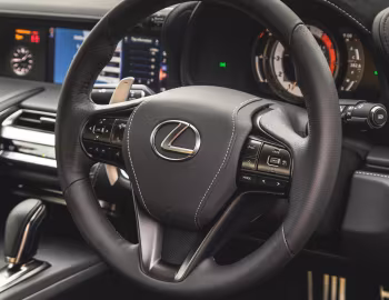 Передня панель Lexus LC 500 [South Africa] '2017–24