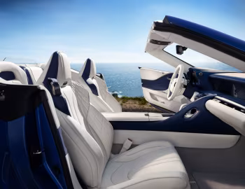 Интерьер 2021–н.в. Lexus LC 500 Convertible [North America] '2020–н.в.