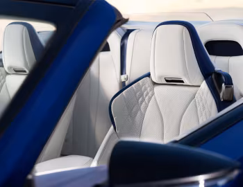 Интерьер 2021–н.в. Lexus LC 500 Convertible [North America] '2020–н.в.