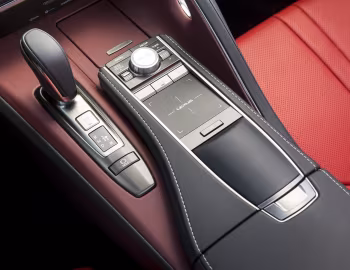 Интерьер 2021–н.в. Lexus LC 500 Convertible [North America] '2020–н.в.
