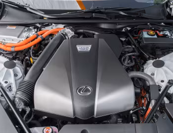 Під капотом 2018–н.ч. Lexus LC 500h [North America] '2017–н.ч.