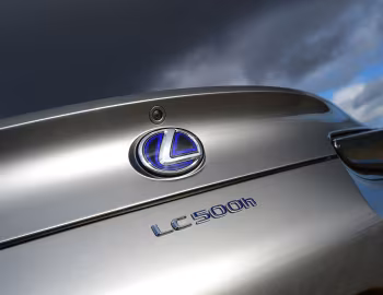 Lexus LC 500h [UK-spec] '2017–24