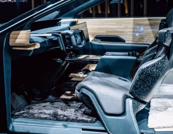 Интерьер Lexus LF-ZL '10.2023