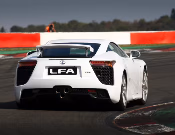 Lexus LFA [Japan] '2010–12