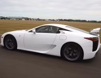 Lexus LFA [Japan] '2010–12