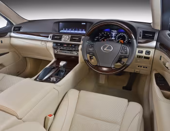 Передня панель Lexus LS 460 [South Africa] '2013–17