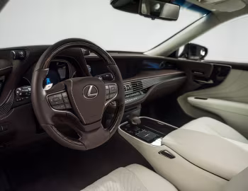 Интерьер 2018–20 Lexus LS 500 [North America] '2017–20