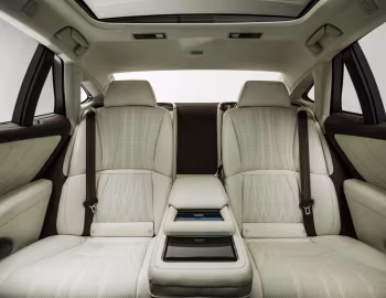 Интерьер 2018–20 Lexus LS 500 [North America] '2017–20