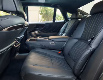 Интерьер 2018–20 Lexus LS 500 [North America] '2017–20