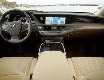 Передня панель 2018–20 Lexus LS 500 AWD [North America] '2017–20