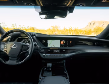 Передня панель 2018–20 Lexus LS 500h [North America] '2017–20