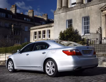 Lexus LS 600h L [UK-spec] (UVF45) '2009–12