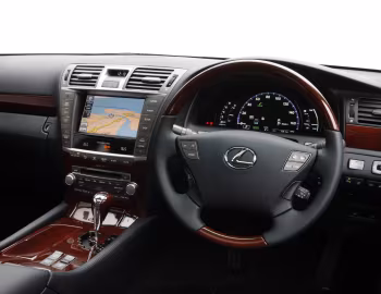 Pannello anteriore Lexus LS 600h L [UK-spec] (UVF45) '2009–12