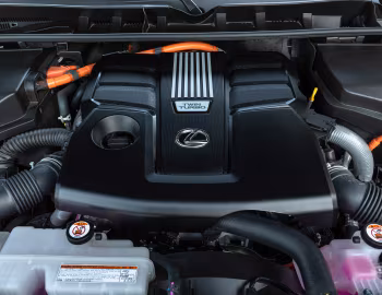 Sous la capuche 2025–pr. Lexus LX 700h Luxury [North America] '2025–pr.