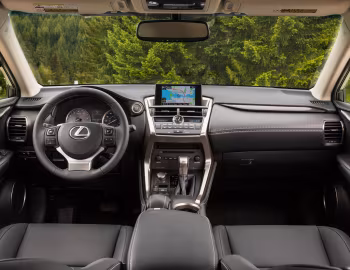 Передня панель 2015–17 Lexus NX 200t [North America] '2014–17