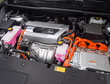 Під капотом 2015–17 Lexus NX 300h [North America] '2014–17