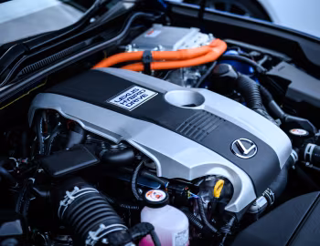Bajo el capó Lexus RC 300h [Japan] '10.2018–11.2025