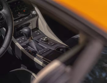 Интерьер 2020–25 Lexus RC F [North America] '2019–25