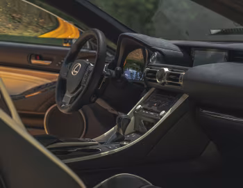 Интерьер 2020–25 Lexus RC F [North America] '2019–25