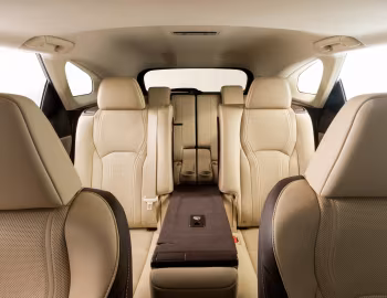 Интерьер 2018–19 Lexus RX 350L [North America] '2018–19