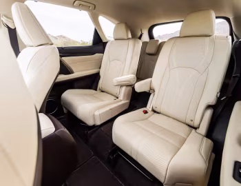 Интерьер 2018–19 Lexus RX 350L [North America] '2018–19