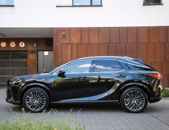 Lexus RX 450h+ [EU-spec] '2023–pr.