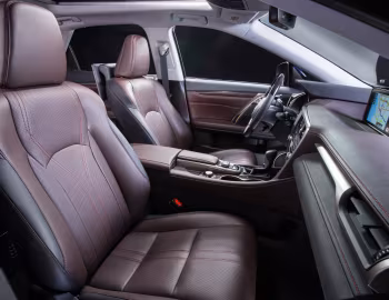 Интерьер 2016–19 Lexus RX 450h [North America] '2015–19