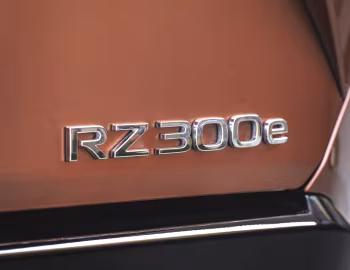 Lexus RZ 300e [UK-spec] '2024–н.ч.