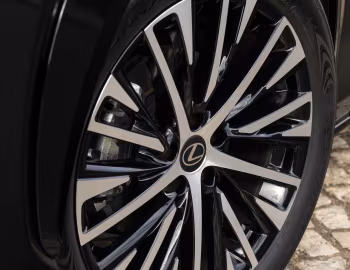 Lexus RZ 500e Luxury [EU-spec] '2025–pr.