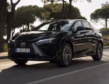 Lexus RZ 500e Luxury [EU-spec] '2025–pr.