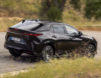 Lexus RZ 500e Luxury [EU-spec] '2025–pr.